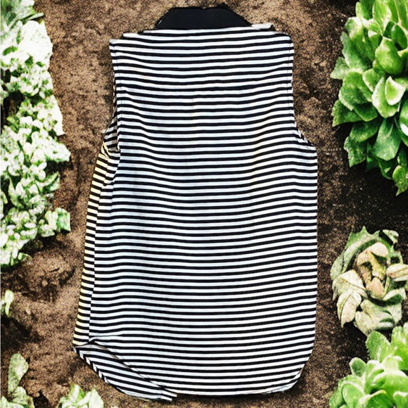 3/$15 Daisy Fuentes Black & White Striped Button Up Blouse - Picture 2 of 6